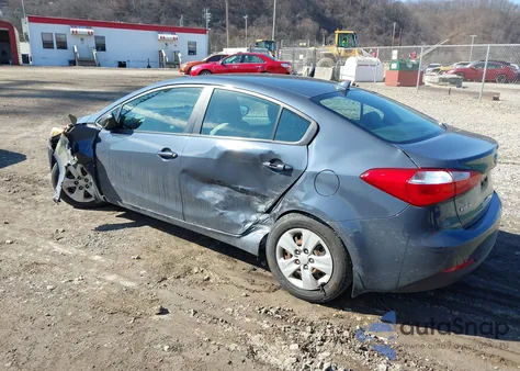 2015 Kia Forte Lx из США, поврежденный, VIN KNAFX4A68F5417696